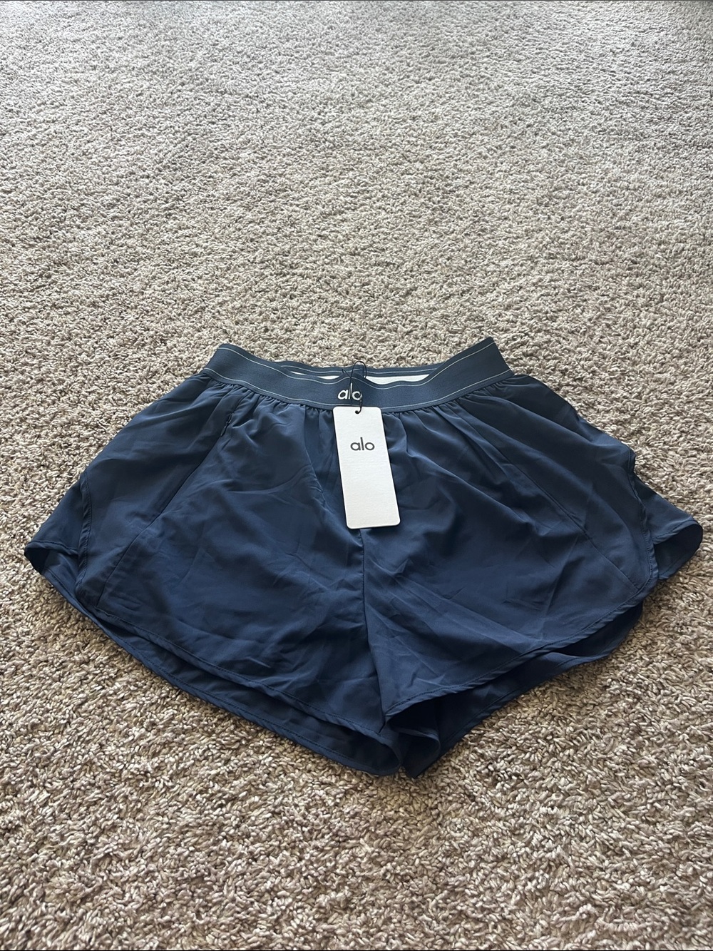 ALO Yoga Women’s NWT Match Point Shorts